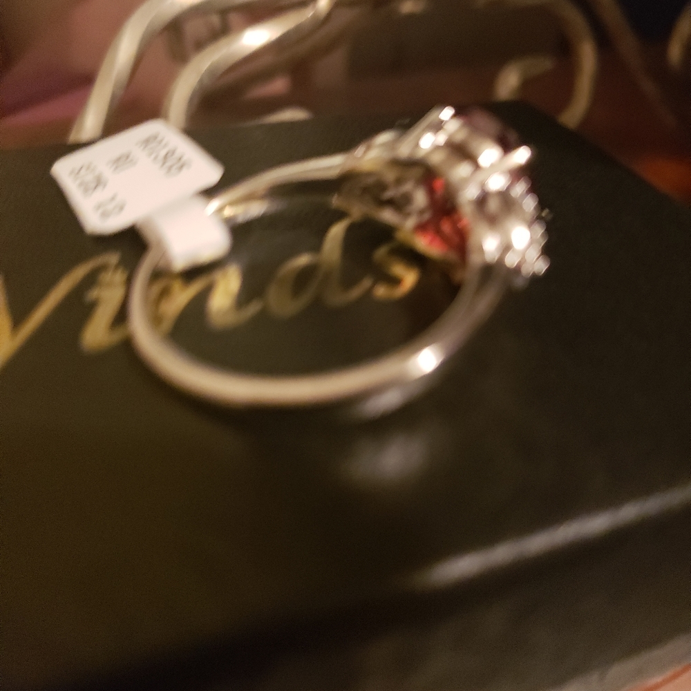 Ring - Picture 3 of 4